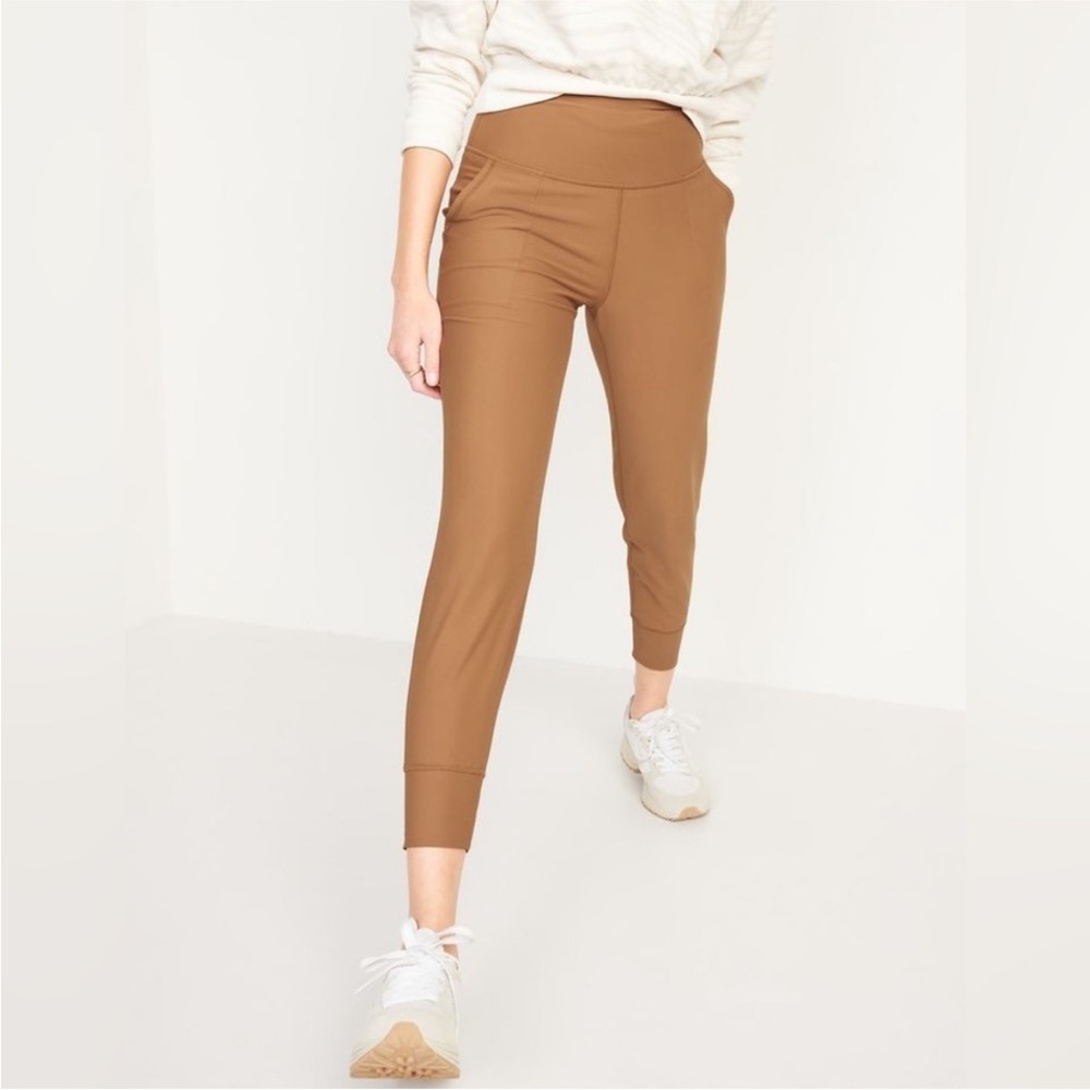 Old Navy Jogger  Active HIGH RISE  Women’s Beige Tan Camel Size S $39.99 NEW